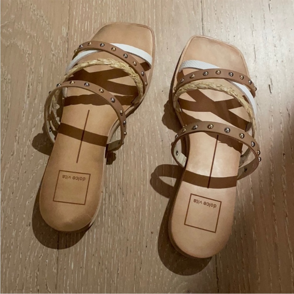 NEW🎉 gorgeous Dolce Vita Sandals